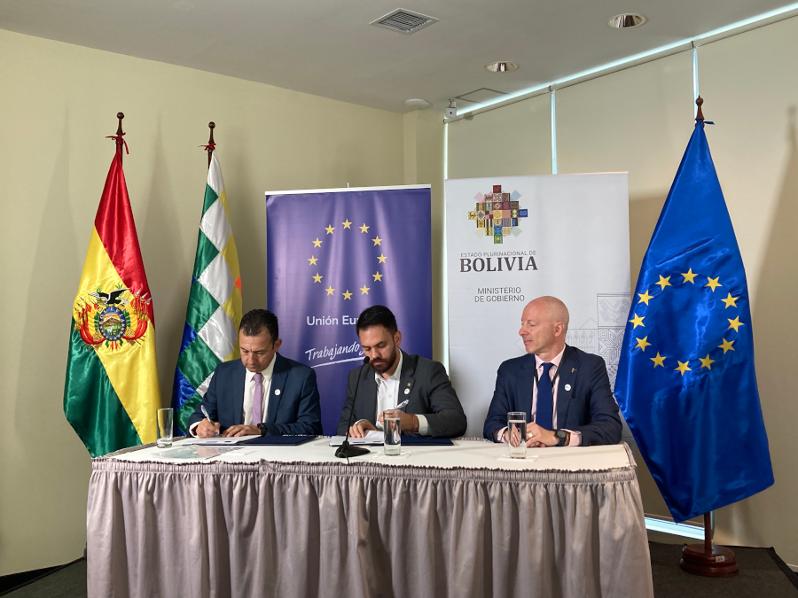 Bolivia joins the Athens Network, a cooperation agreement to detect illicit travel documents in the region